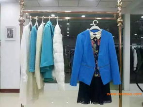 服裝廠家直供 尾貨服裝與品牌折扣女裝批發(fā)優(yōu)勢解析